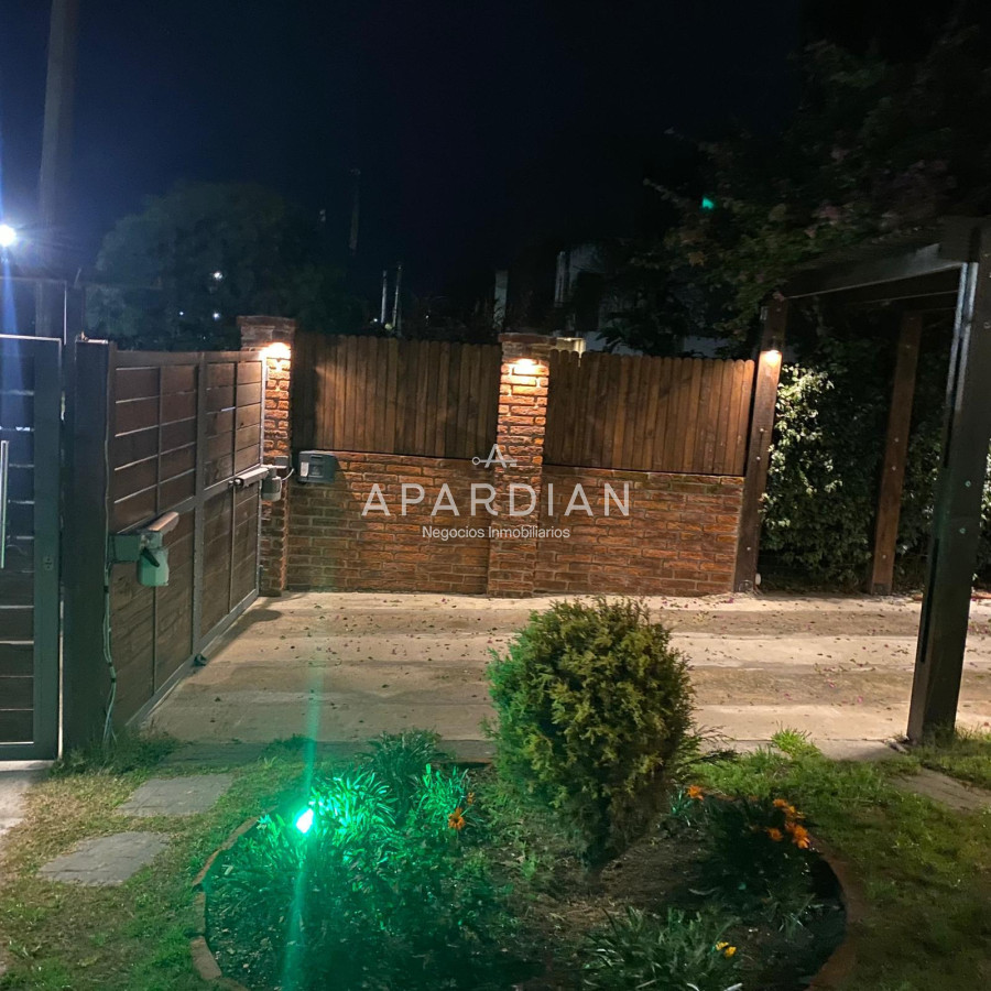 Casa ID.21098239 - Vende casa de 3 dormitorios, en excelente estado, Pinares, Punta del Este 