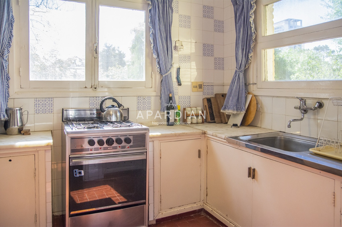 Casa ID.21097400 - VENDE CASA DE 3 DORMITORIOS EN PLAYA MANSA, CON AMPLIO TERRENO EN PUNTA DEL ESTE