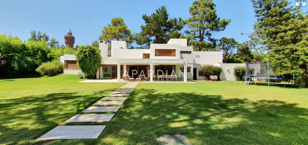 Casa ID.21098179 - Espectacular casa en Venta en Golf, Punta del Este 