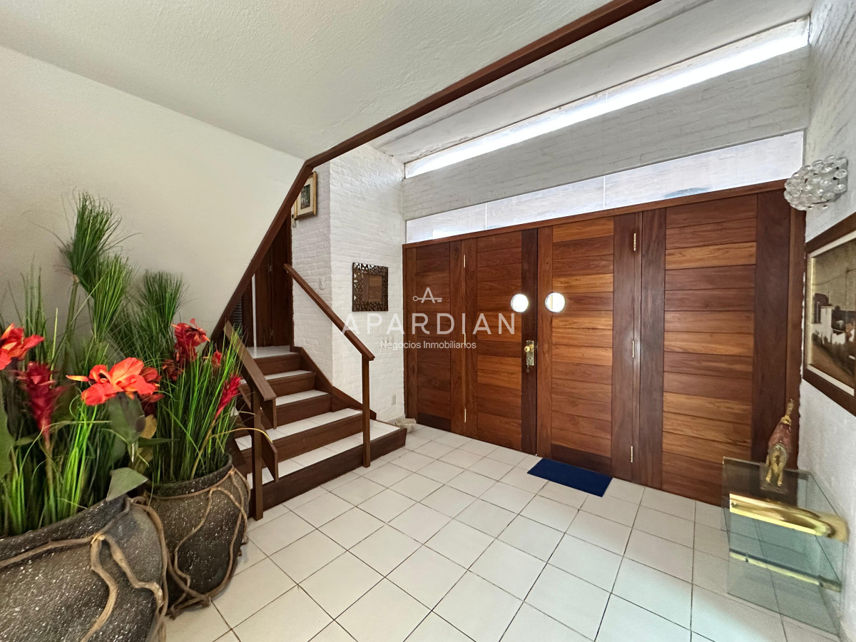 Casa ID.21098179 - Espectacular casa en Venta en Golf, Punta del Este 