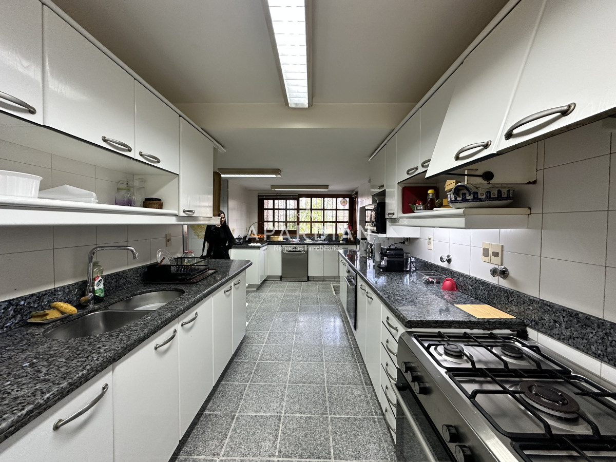 Casa ID.21098179 - Espectacular casa en Venta en Golf, Punta del Este 