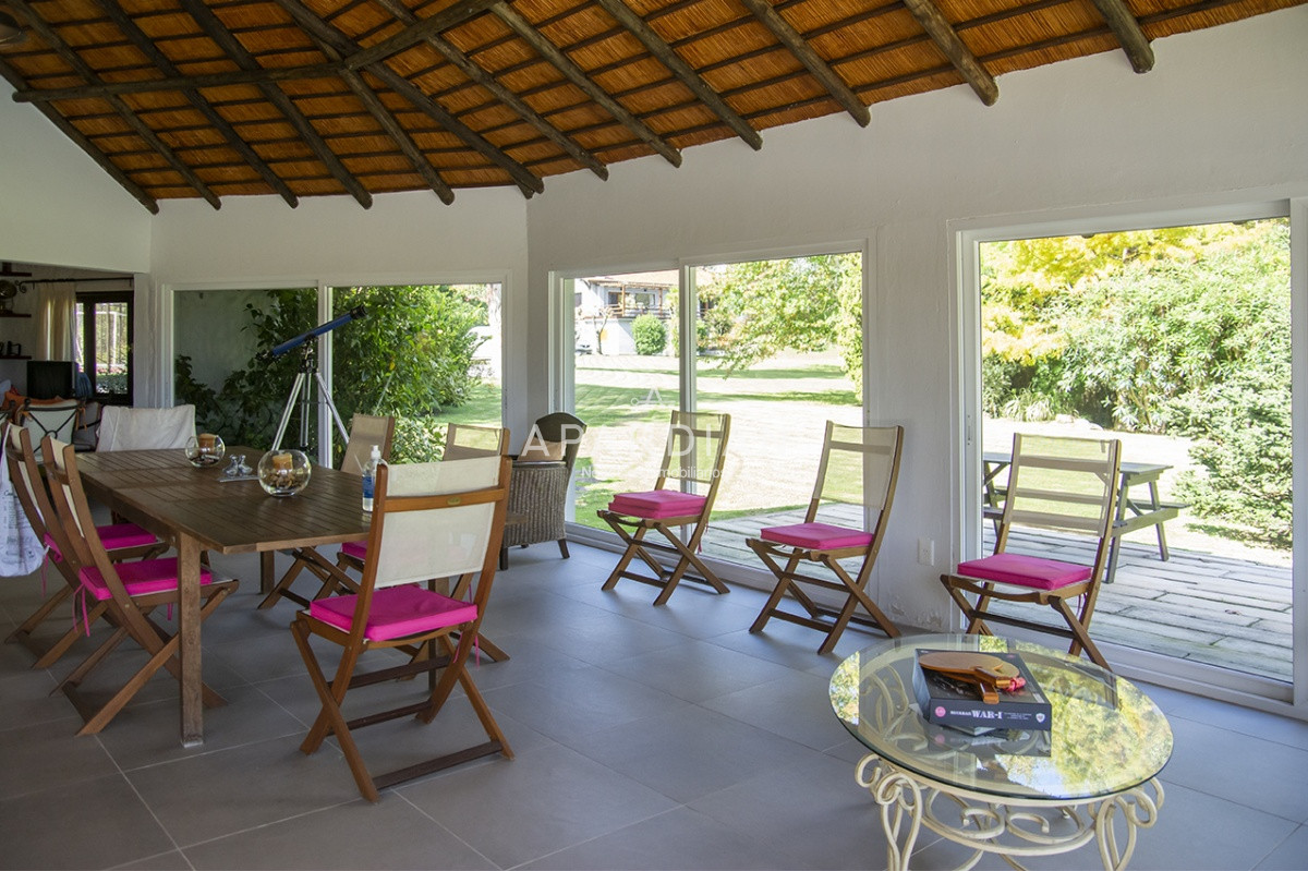 Casa ID.21098117 - Hermosa casa de gran tamaño en venta,  zona de Pinares, Punta del Este
