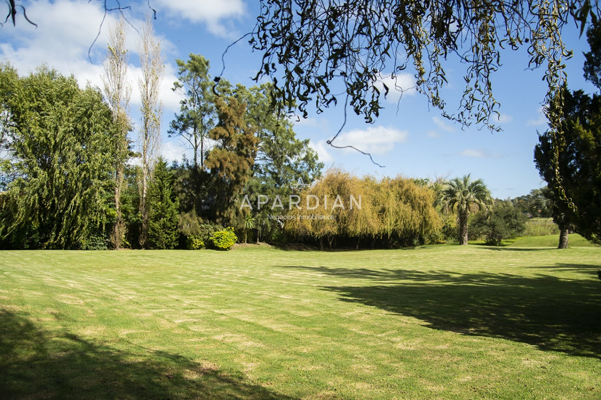 Casa ID.21098117 - Hermosa casa de gran tamaño en venta,  zona de Pinares, Punta del Este