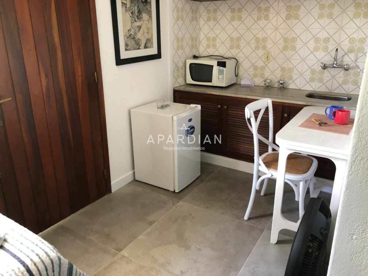 Casa ID.21098025 - Muy buena propiedad en venta, 5 dormitorios en barrio Cantegril, Punta del Este 