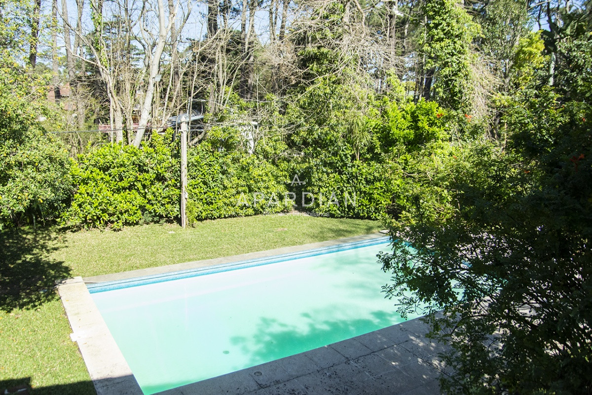 Casa ID.21097400 - VENDE CASA DE 3 DORMITORIOS EN PLAYA MANSA, CON AMPLIO TERRENO EN PUNTA DEL ESTE