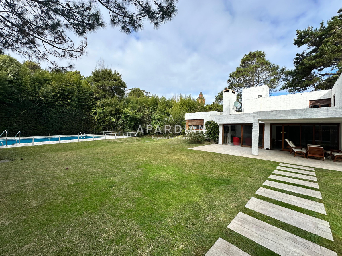 Casa ID.21098179 - Espectacular casa en Venta en Golf, Punta del Este 