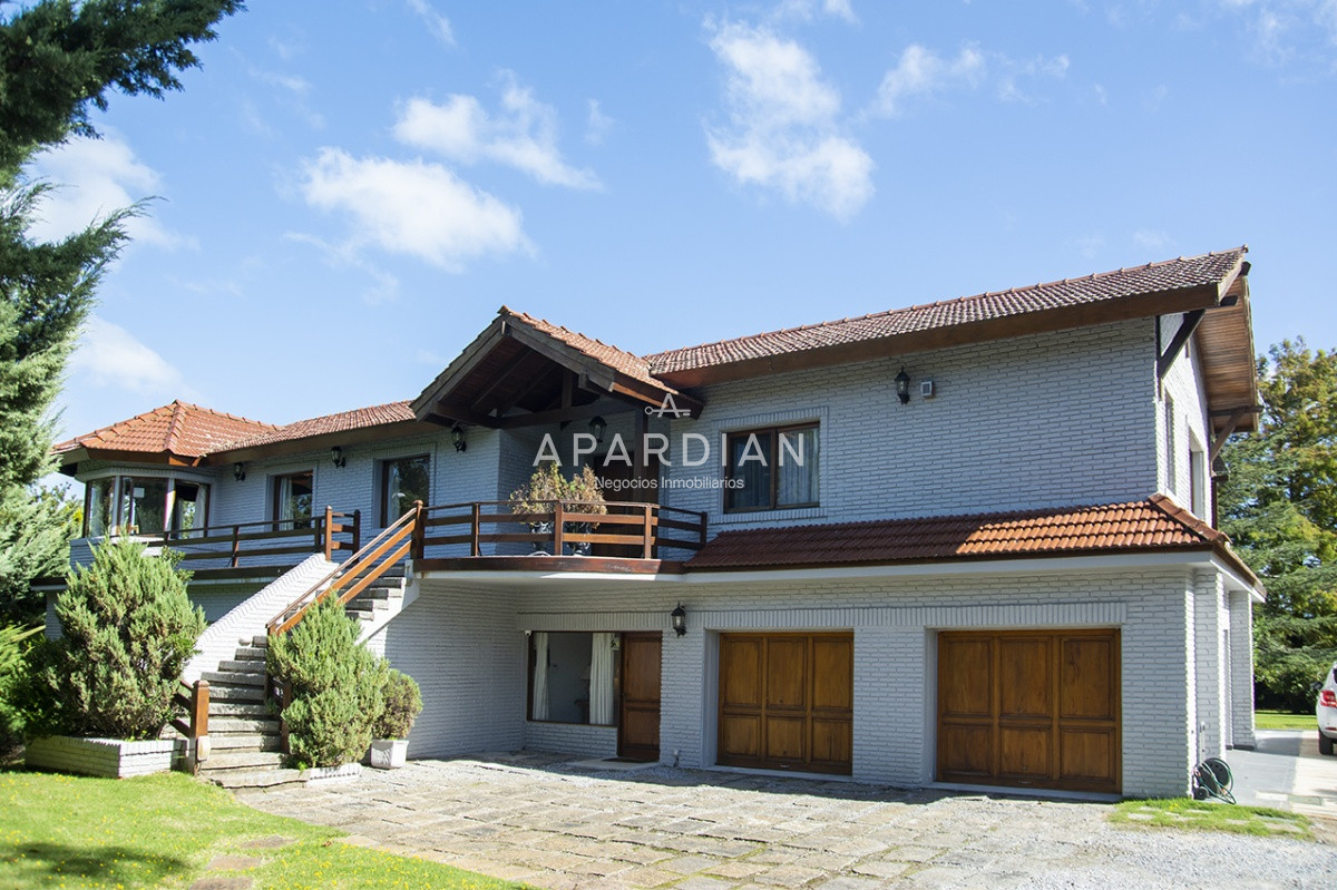 Casa ID.21098117 - Hermosa casa de gran tamaño en venta,  zona de Pinares, Punta del Este
