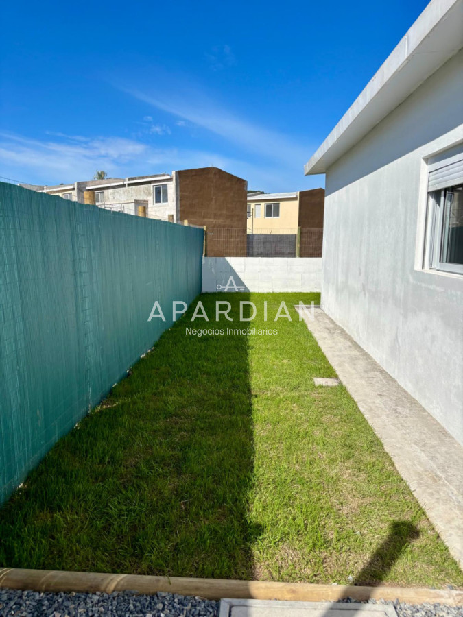 Casa ID.21100047 - En venta casa en Altos de la Laguna, Maldonado de 2 dormitorios con parrillero.