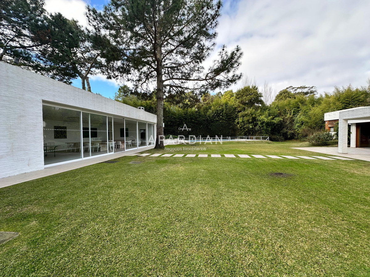 Casa ID.21098179 - Espectacular casa en Venta en Golf, Punta del Este 