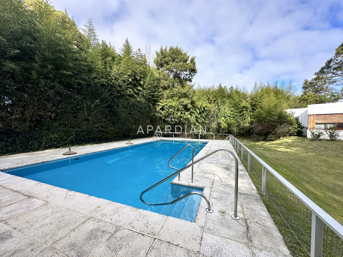 Casa ID.21098179 - Espectacular casa en Venta en Golf, Punta del Este 