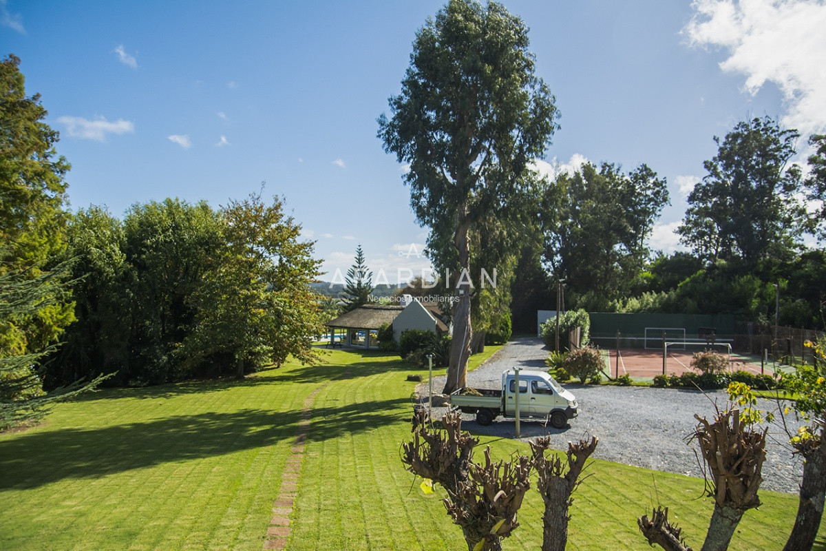 Casa ID.21098117 - Hermosa casa de gran tamaño en venta,  zona de Pinares, Punta del Este