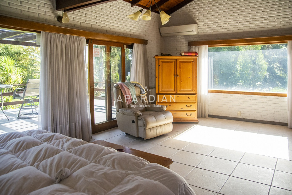 Casa ID.21098117 - Hermosa casa de gran tamaño en venta,  zona de Pinares, Punta del Este