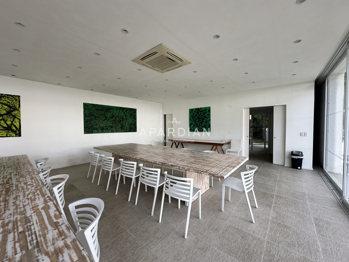Casa ID.21098179 - Espectacular casa en Venta en Golf, Punta del Este 