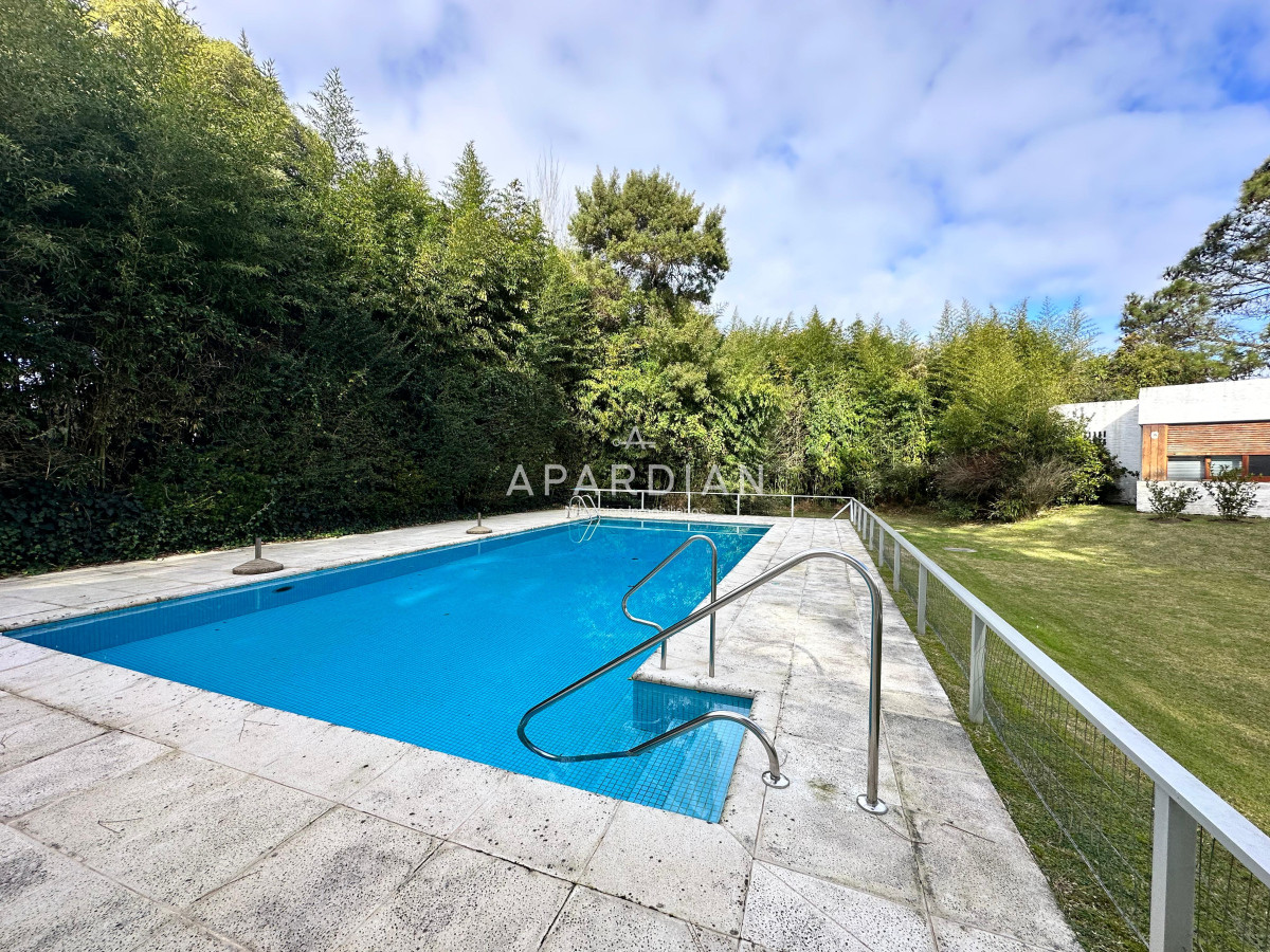 Casa ID.21098179 - Espectacular casa en Venta en Golf, Punta del Este 
