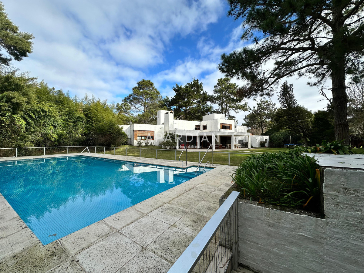 Casa ID.21098179 - Espectacular casa en Venta en Golf, Punta del Este 