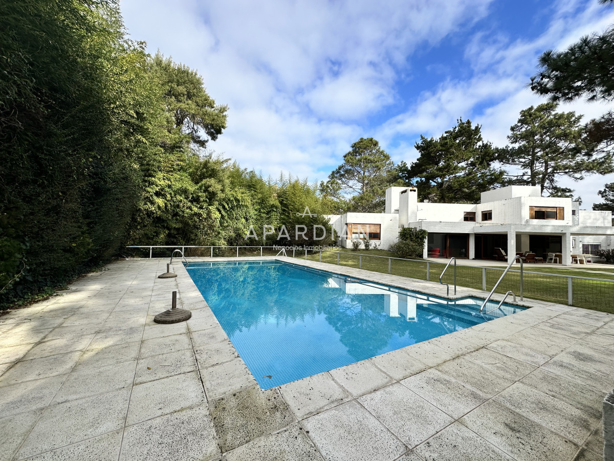 Casa ID.21098179 - Espectacular casa en Venta en Golf, Punta del Este 