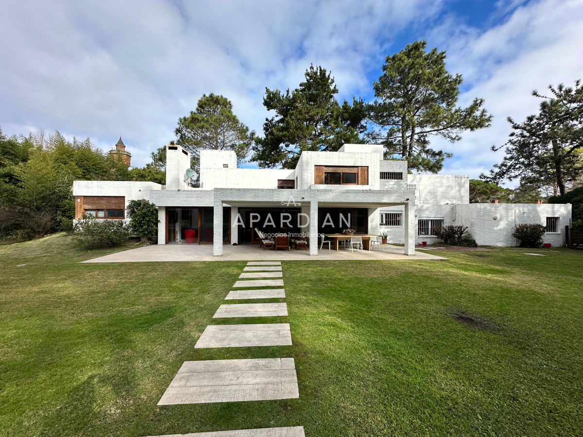 Casa ID.21098179 - Espectacular casa en Venta en Golf, Punta del Este 
