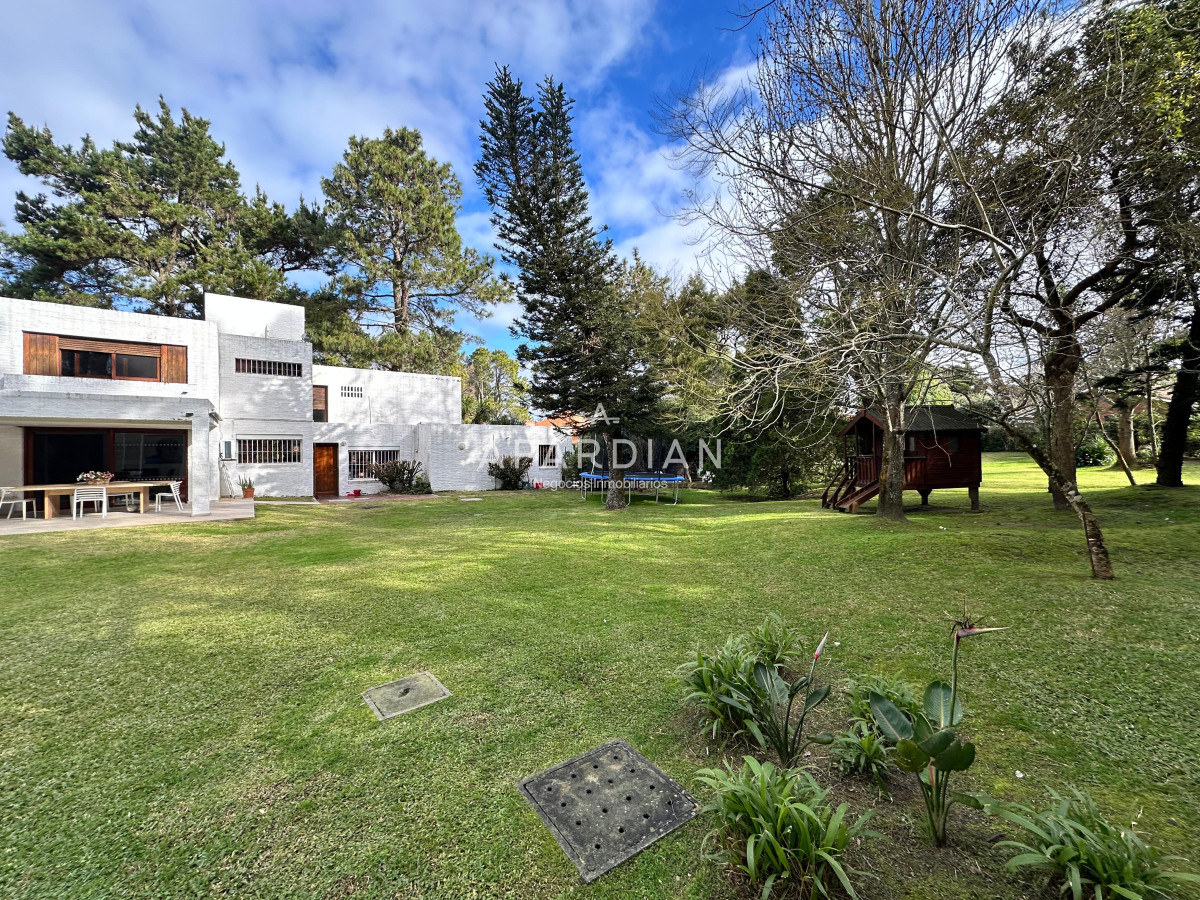 Casa ID.21098179 - Espectacular casa en Venta en Golf, Punta del Este 