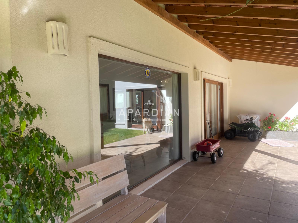 Casa ID.21096928 - Vende impresionante casa en Punta Ballena de 2 dormitorios.