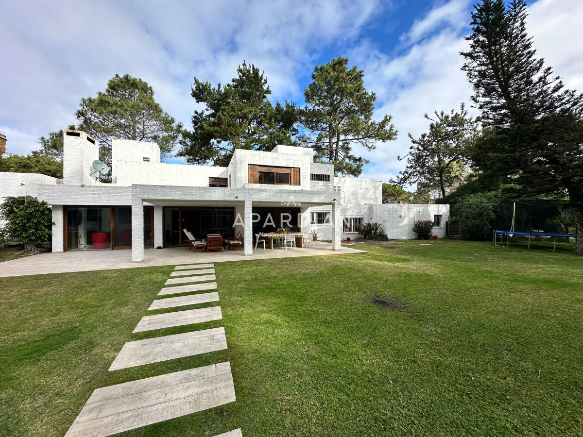 Casa ID.21098179 - Espectacular casa en Venta en Golf, Punta del Este 