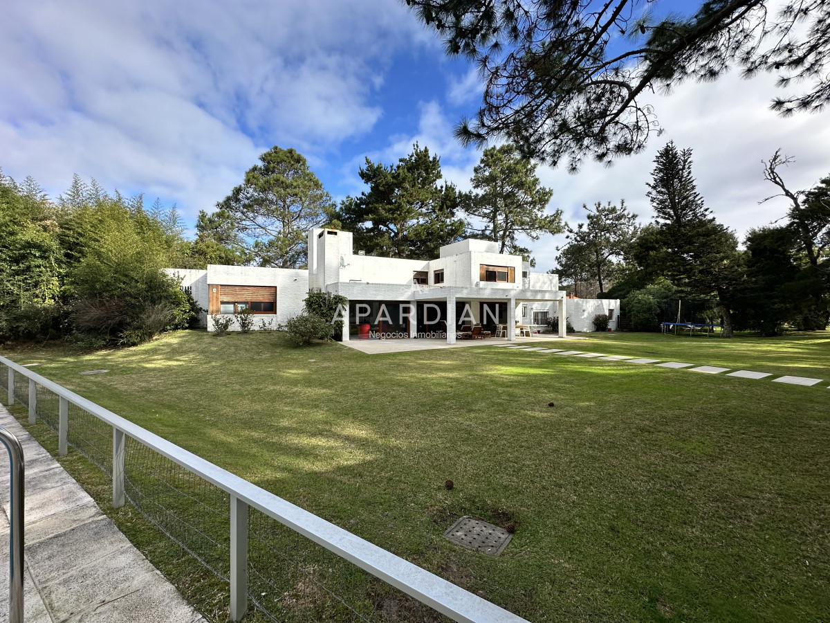 Casa ID.21098179 - Espectacular casa en Venta en Golf, Punta del Este 