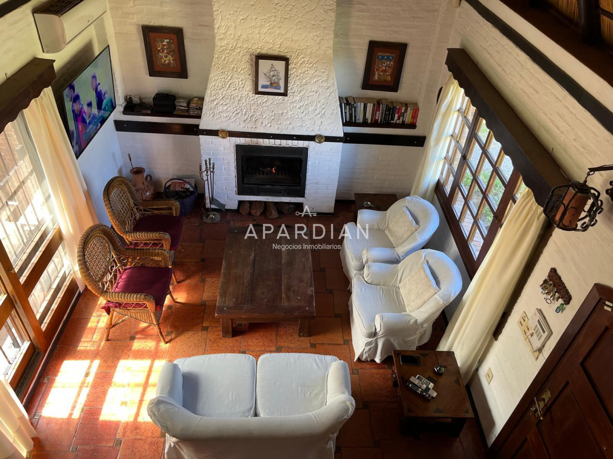 Casa ID.21099242 - Hermosa cabaña de 4 dormitorios en venta a metros de Playa Mansa, Punta del Este