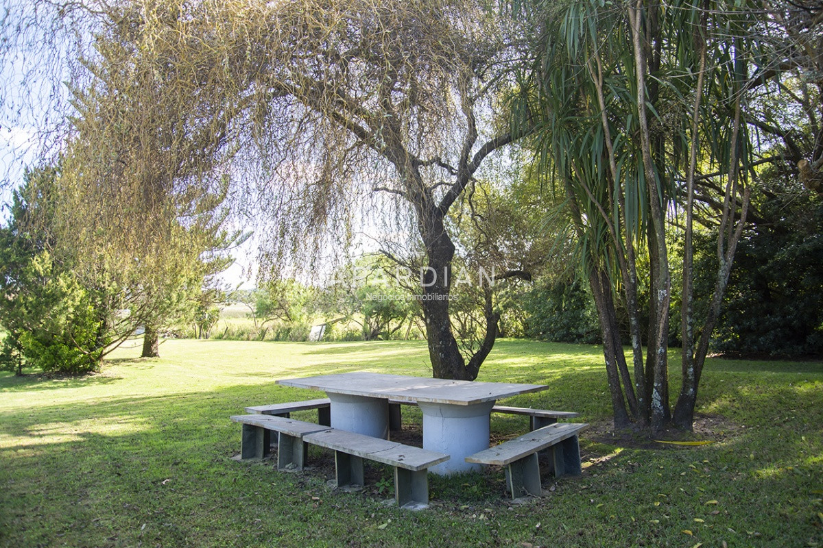 Casa ID.21098117 - Hermosa casa de gran tamaño en venta,  zona de Pinares, Punta del Este