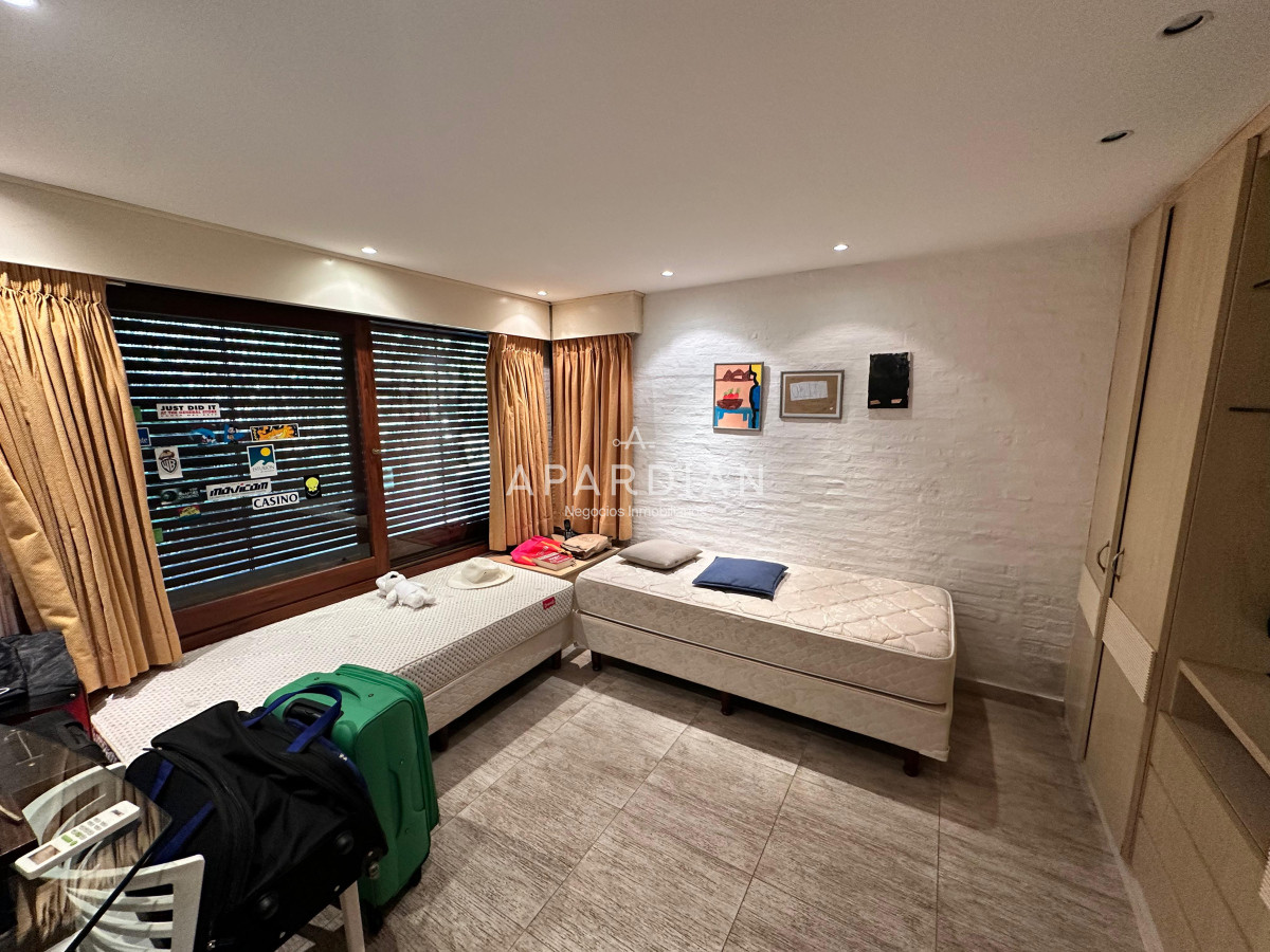 Casa ID.21098179 - Espectacular casa en Venta en Golf, Punta del Este 
