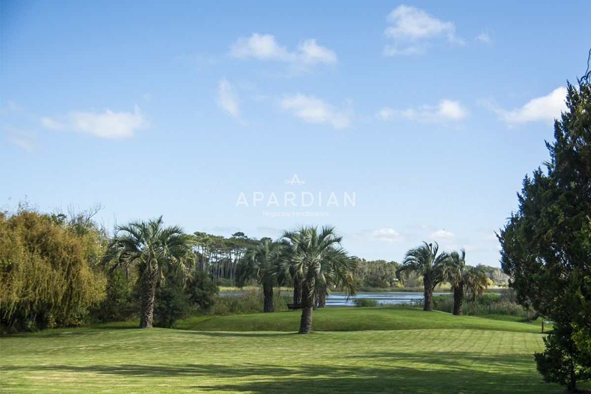 Casa ID.21098117 - Hermosa casa de gran tamaño en venta,  zona de Pinares, Punta del Este