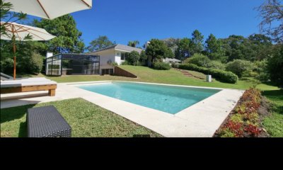 En venta espectacular casa de 5 dormitorios en Golf, Punta del Este
