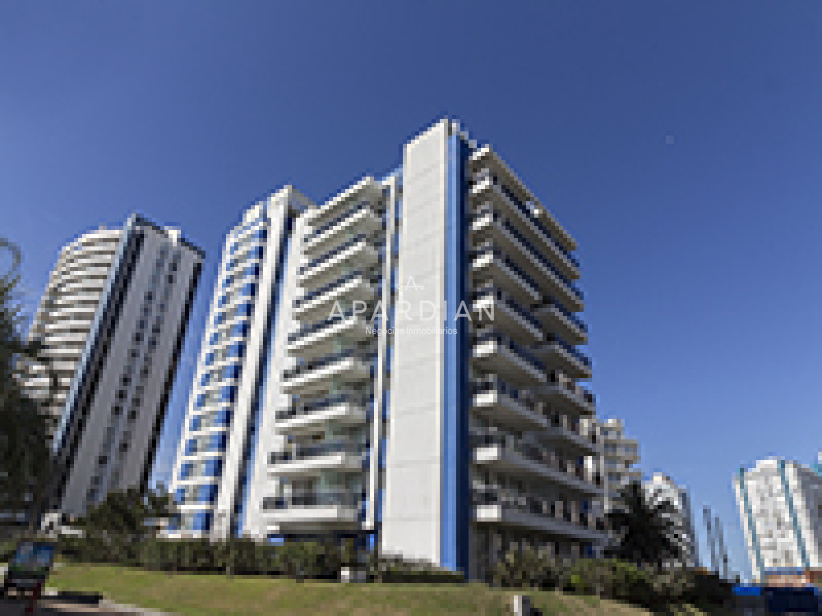Apartamento ID.21099686 - En venta apartamento con agradable vista de 2 dormitorios, en Brava Punta del Este 