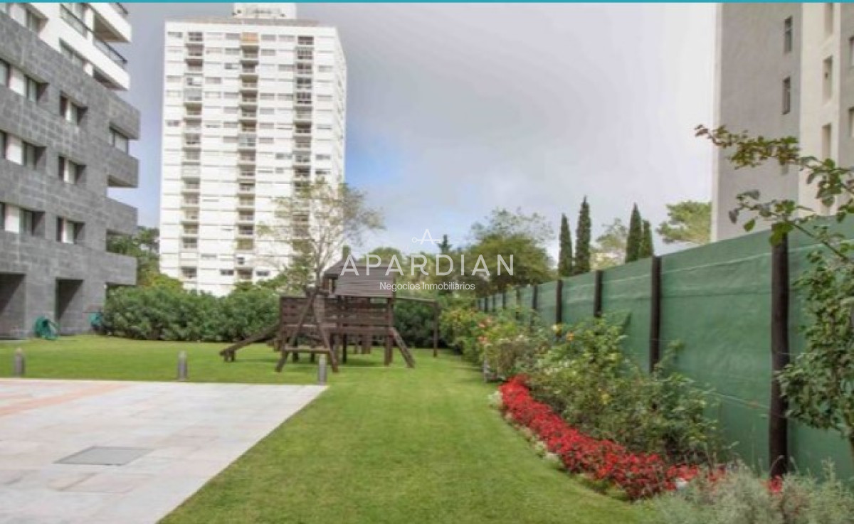 Apartamento ID.21099645 - Vende apto de 2 dormitorios con vista al mar en Punta del este