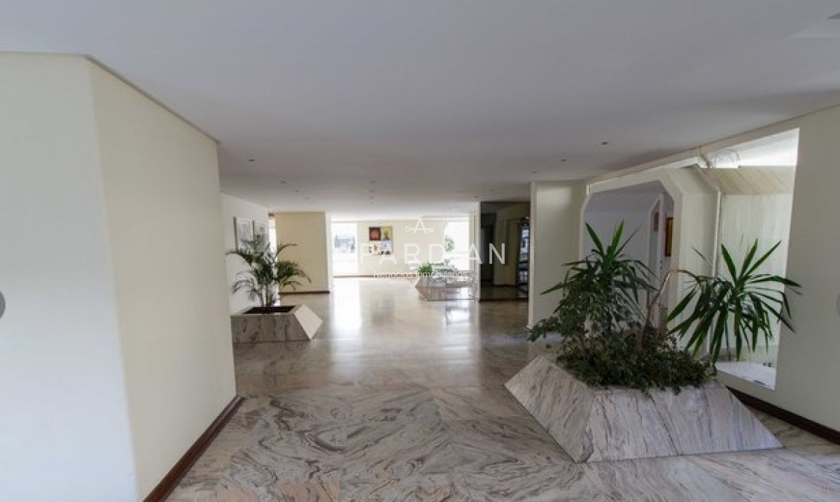 Apartamento ID.21099771 - Apartamento de 3 dormitorios en Peninsula, Punta del Este con vista al mar