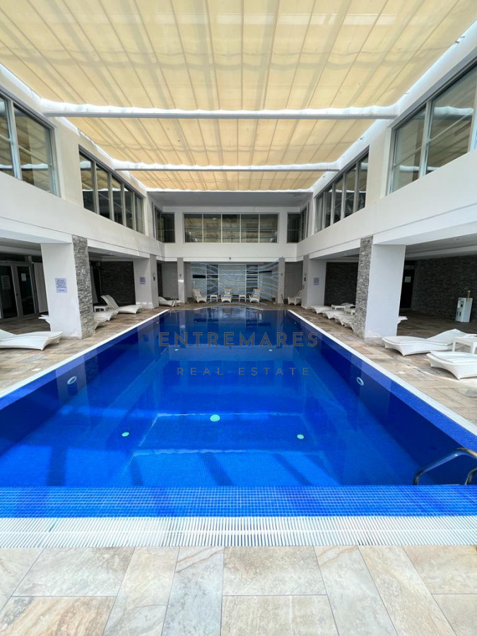 Apartamento ID.300 - Vende apartamento con hermosa vista de 2 dormitorios en Punta del Este.