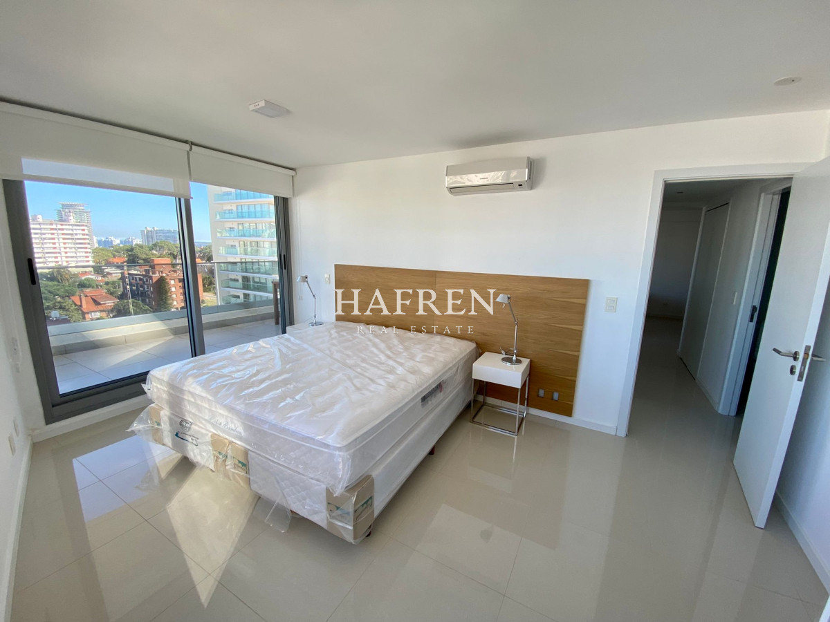 Apartamento ID.343 - Venta Apartamento de 2 dormitorios en Playa Brava a pocos metros del mar!