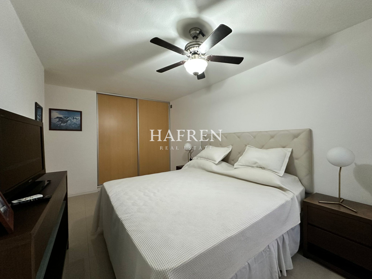 Apartamento ID.33 - Oportunidad! Apartamento de 2 dormitorios con azotea y parrillero, Punta del Este 