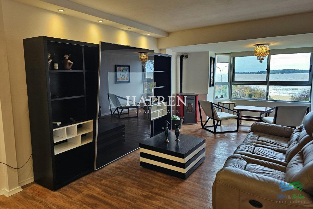 Apartamento ID.383 - Edificio de 3 dormitorios en Punta del Este primera línea Mansa