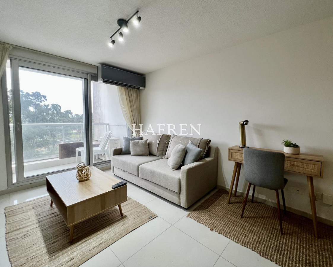 Apartamento ID.75 - Vende departamento de 2 dormitorios en edificio Summer Tower