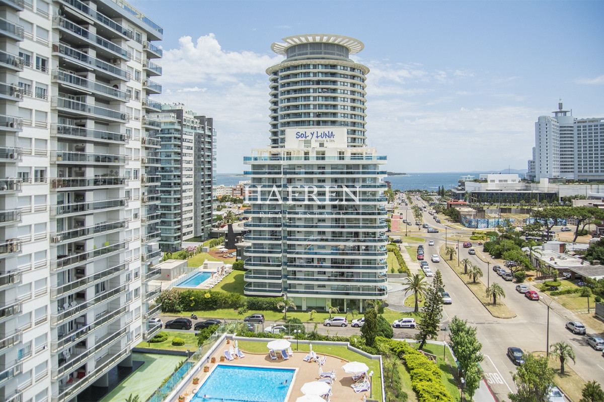Apartamento ID.346 - Vende apartamento de 2 dormitorios y medio en Chiverta, Reciclado completo. Punta del Este 