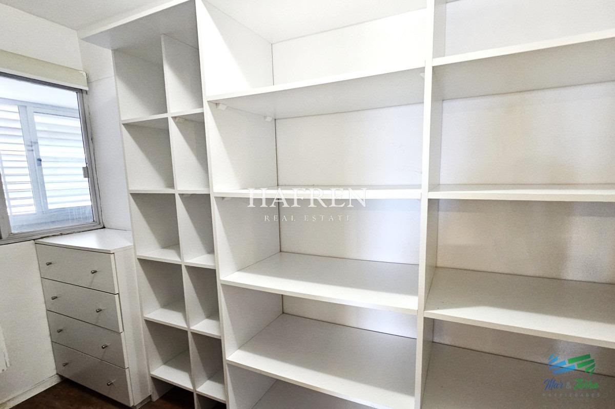 Apartamento ID.383 - Edificio de 3 dormitorios en Punta del Este primera línea Mansa
