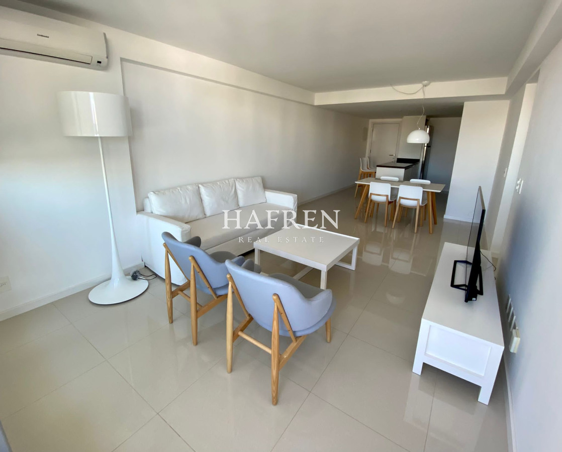 Apartamento ID.343 - Venta Apartamento de 2 dormitorios en Playa Brava a pocos metros del mar!