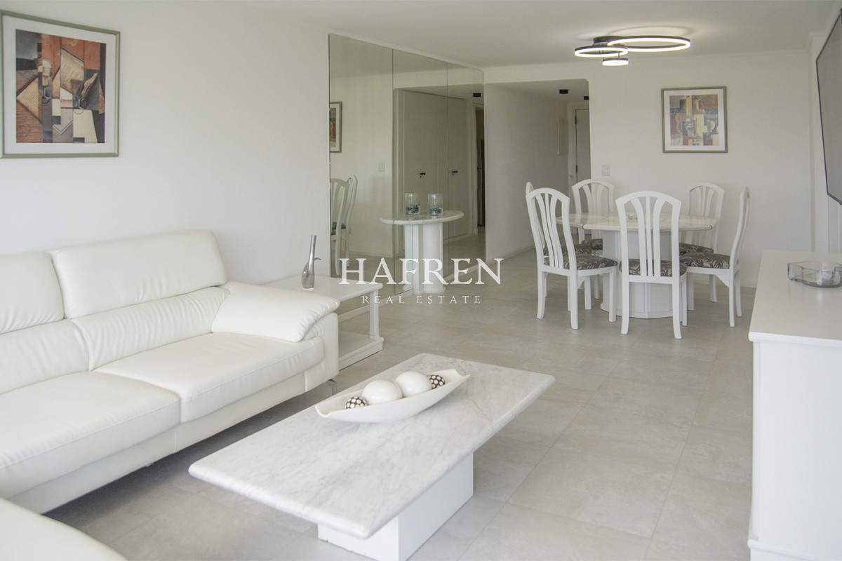 Apartamento ID.346 - Vende apartamento de 2 dormitorios y medio en Chiverta, Reciclado completo. Punta del Este 
