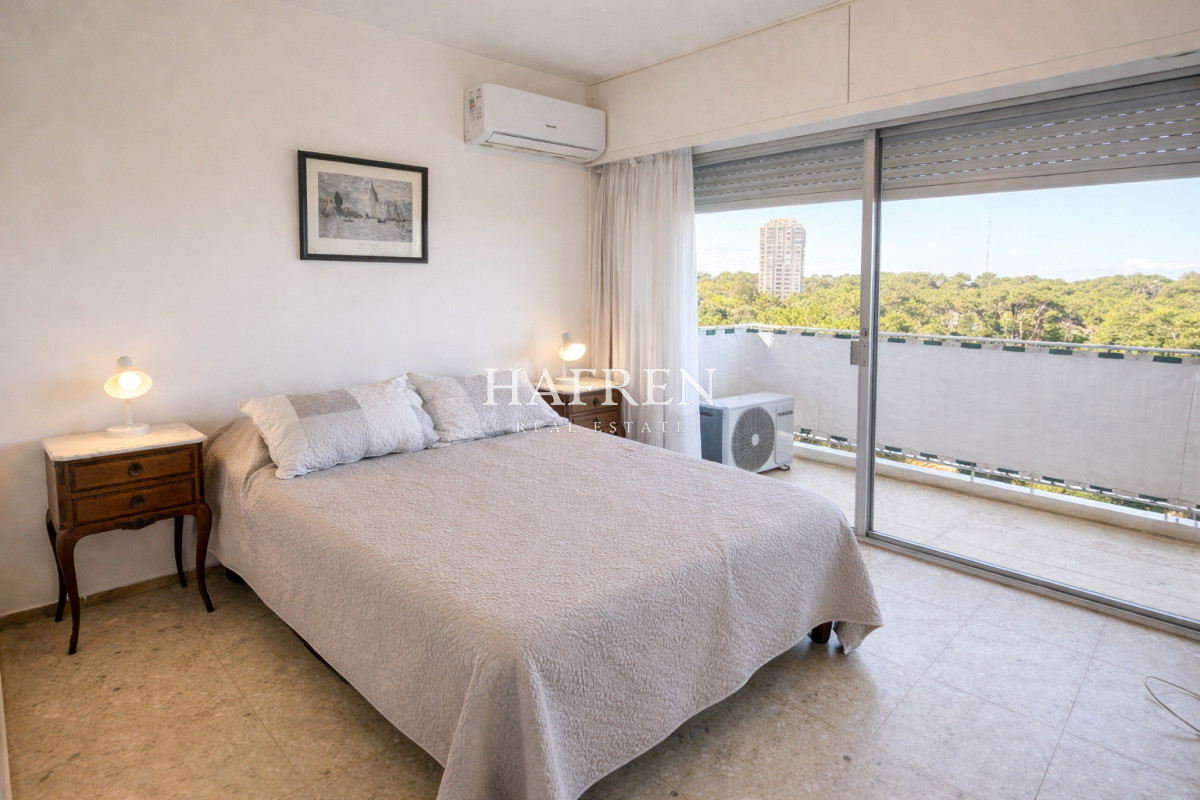 Apartamento ID.282 - Venta apartamento de 2 dormitorios y medio, esquinero en Arcobaleno, Punta del Este
