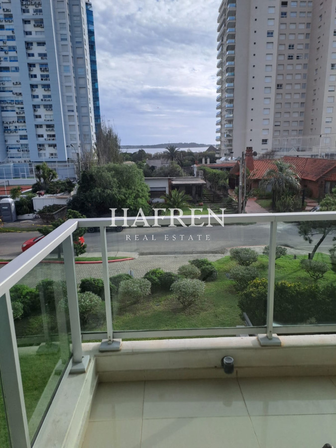 Apartamento ID.391 - Apartamento en Playa Mansa a la venta 3 Dormitorios con vista