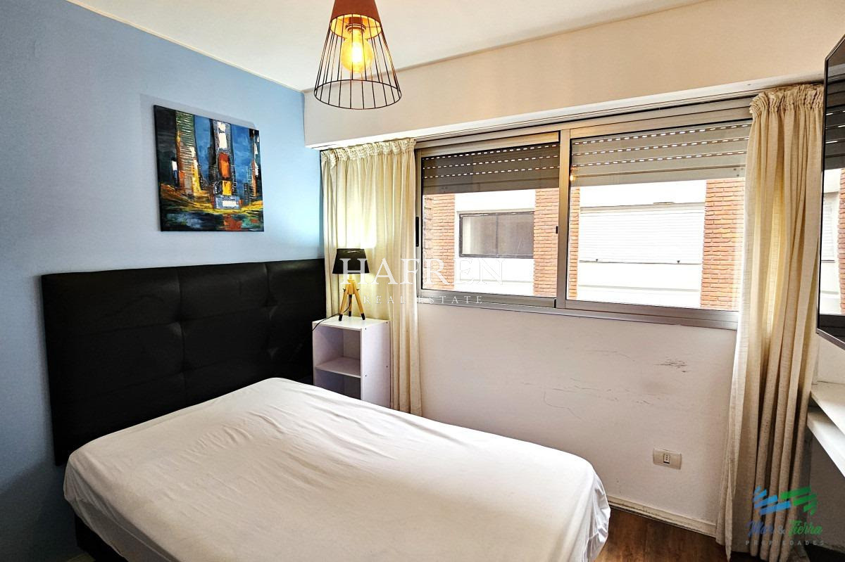 Apartamento ID.383 - Edificio de 3 dormitorios en Punta del Este primera línea Mansa