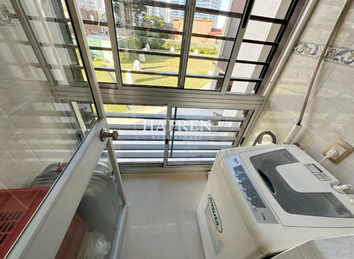 Apartamento ID.244 - Vende Apartamento frente al mar en Brava, Punta del Este, 2 dormitorios.