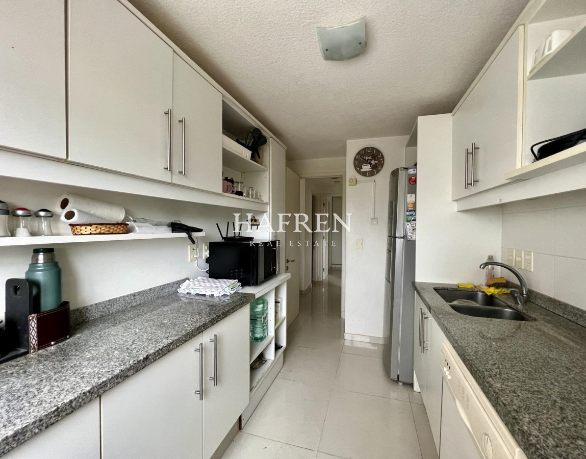 Apartamento ID.75 - Vende departamento de 2 dormitorios en edificio Summer Tower