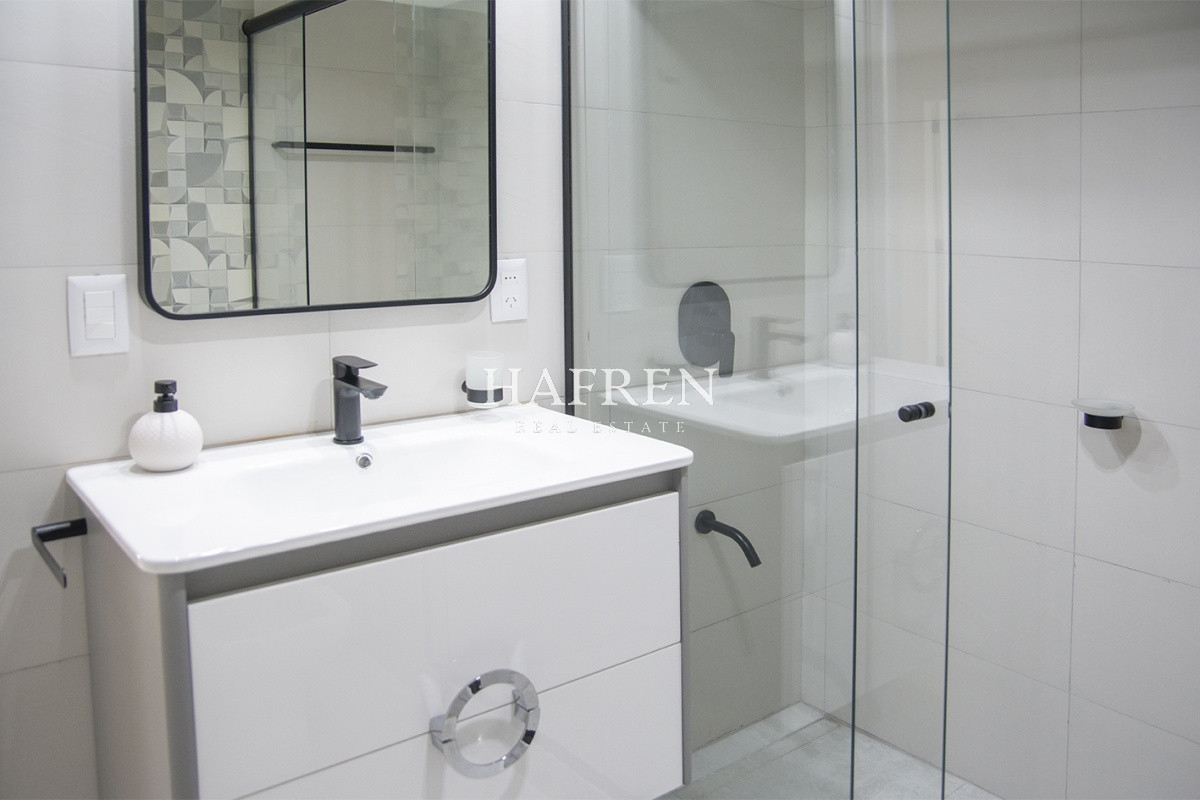 Apartamento ID.346 - Vende apartamento de 2 dormitorios y medio en Chiverta, Reciclado completo. Punta del Este 