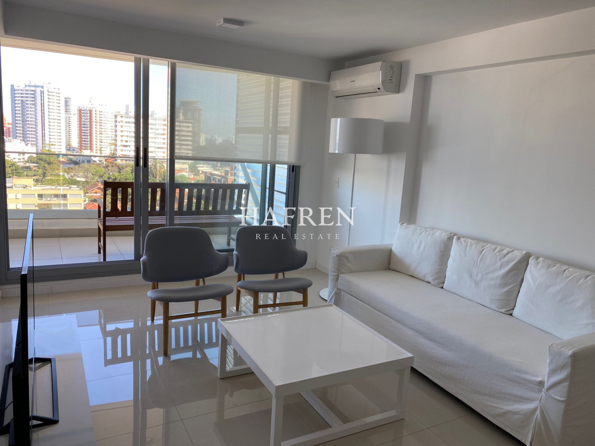 Apartamento ID.343 - Venta Apartamento de 2 dormitorios en Playa Brava a pocos metros del mar!
