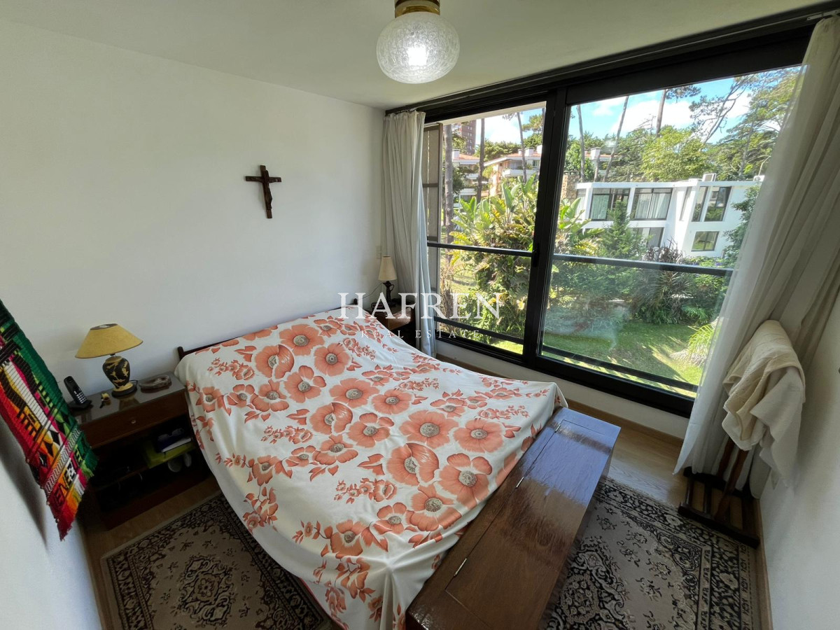 Apartamento ID.77 - Apartamento en venta 2 dormitorios en Playa Mansa, Punta del Este.